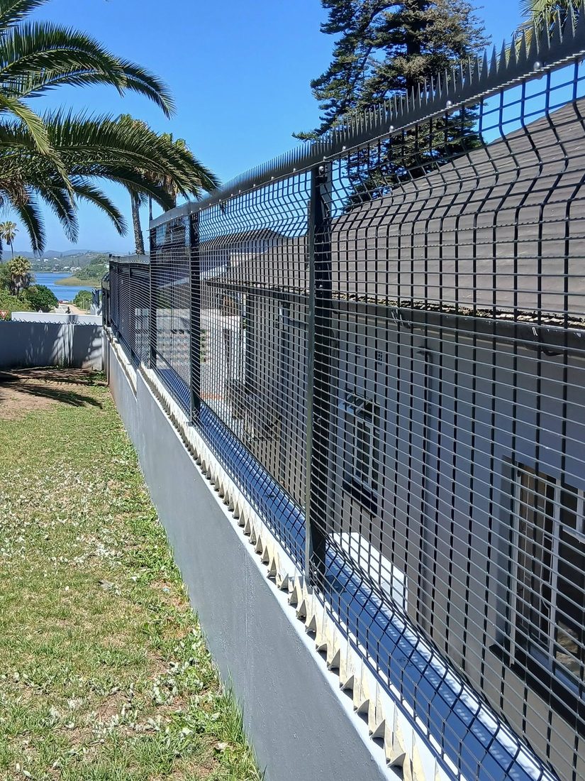Clearview security fence on wall with sea views, Wilderness Hotel